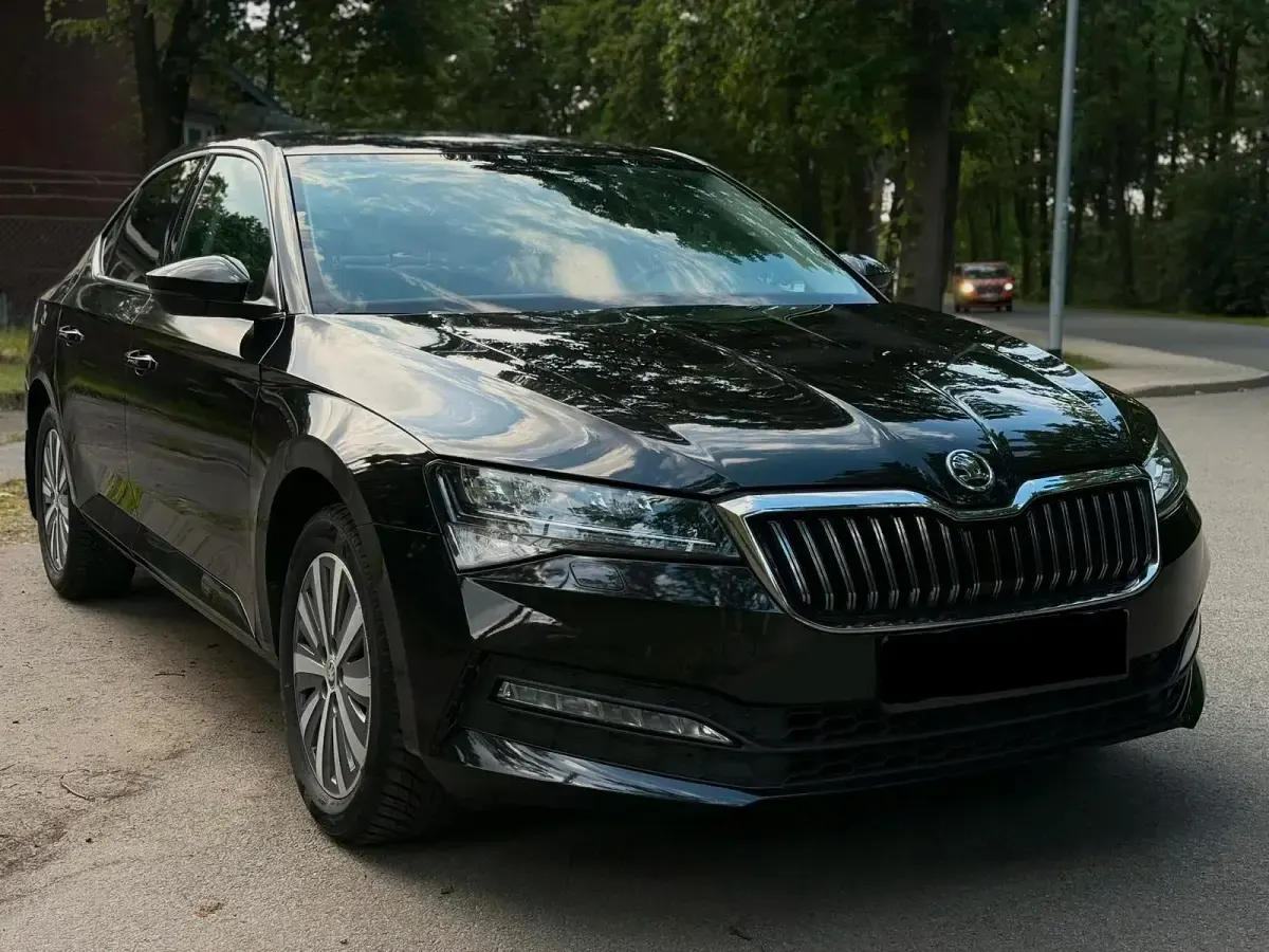 Gebraucht Skoda Superb 150 PS (110 kW) 2022 Schwarz Limousine