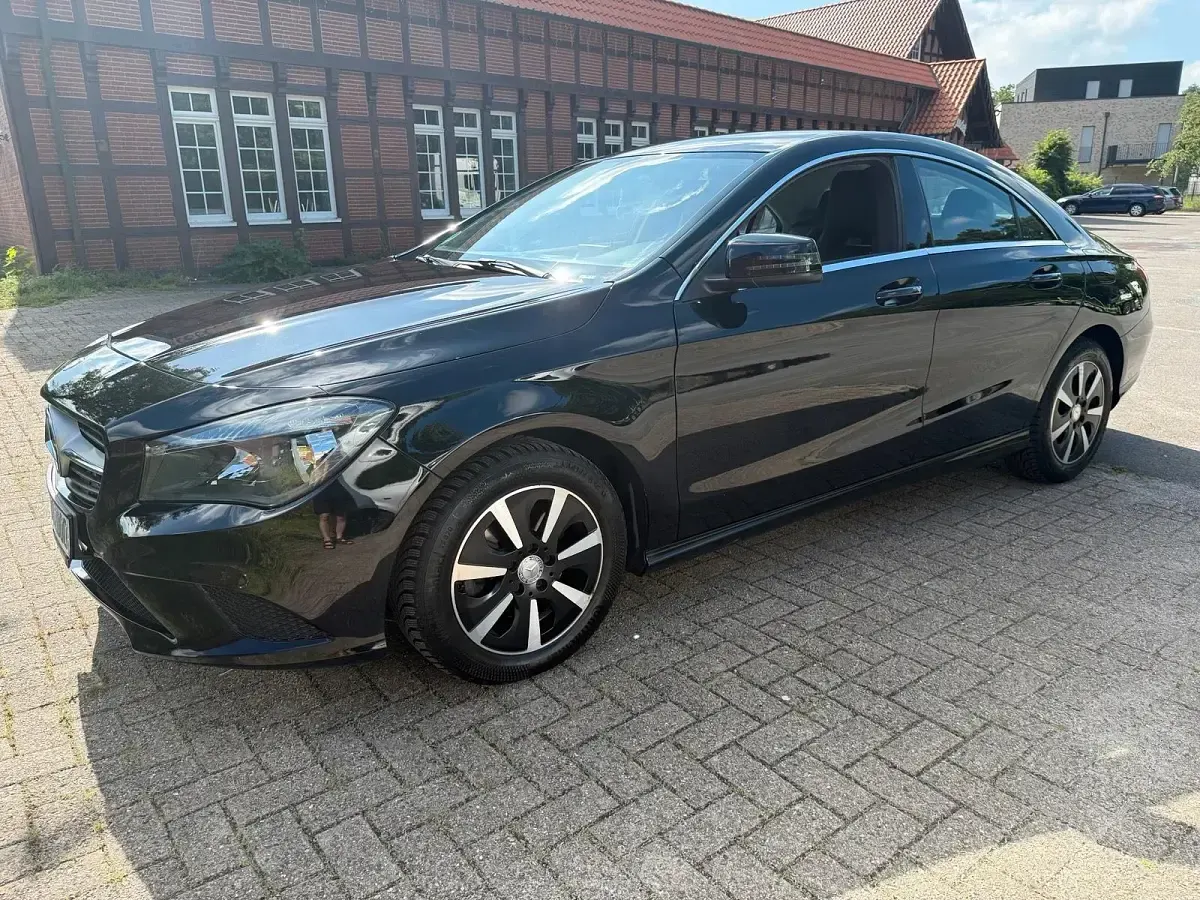 Gebraucht Mercedes CLA180 109 PS (80 kW) 2014 Schwarz Limousine