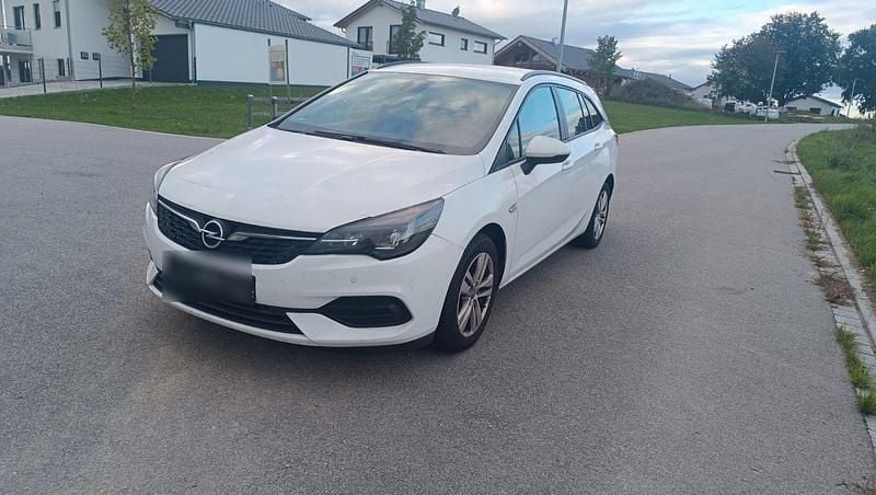 Weiß Gebraucht 2021 Opel Astra Kombi | 8.990 € (Superpreis) - Bild 1/4