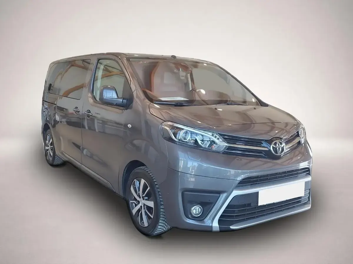 Gebraucht Toyota Proace Executive 177 PS (130 kW) 2022 Manufacturer Van / Kleinbus