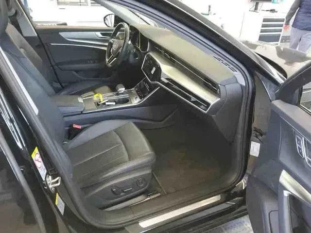 Gebraucht Audi A6 Design 265 PS (194 kW) 2023 Mythosschwarz metallic Kombi