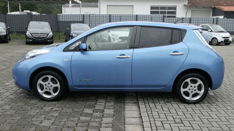 Gebraucht Nissan Leaf 80 kW (109 PS) 2012 Blau Kleinwagen