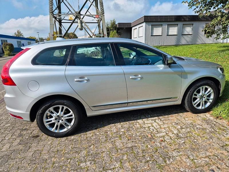 Gebraucht Volvo XC60 220 PS (161 kW) 2016 Silber SUV