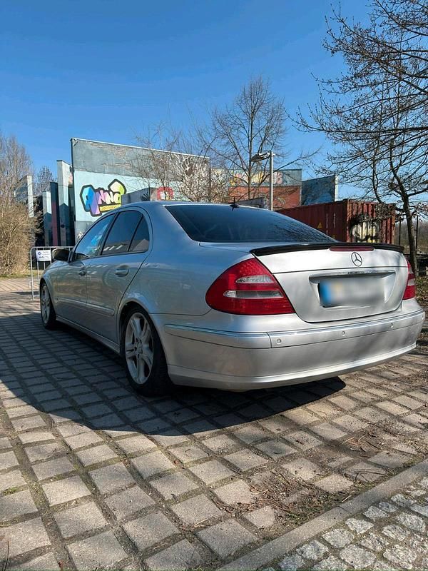 Gebraucht Mercedes E320 220 PS (161 kW) 2002 Silber Limousine