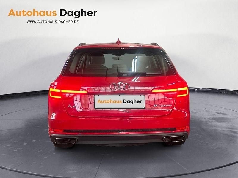 Gebraucht Audi A4 Basis 170 PS (125 kW) 2019 Rot Kombi