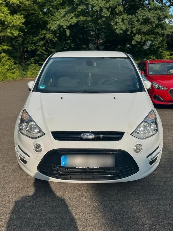 Weiß Gebraucht 2013 Ford S-MAX S Van / Kleinbus | 10.000 € - Bild 1/4