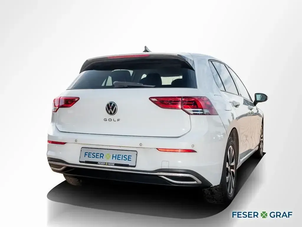 Gebraucht VW Golf VII Active 150 PS (110 kW) 2021 Pure white Kleinwagen