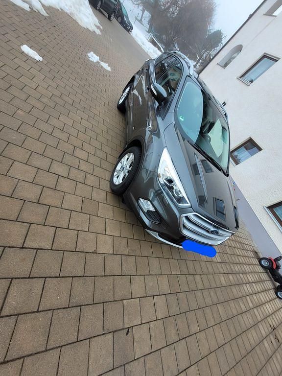 Gebraucht Ford Kuga Titanium 179 PS (131 kW) 2018 Grau SUV