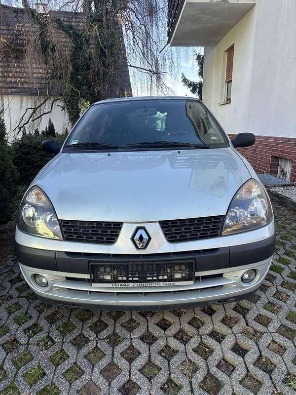 Grau Gebraucht 2003 Renault Clio II Authentique Limousine | 1.300 € (Guter Preis) - Bild 1/4