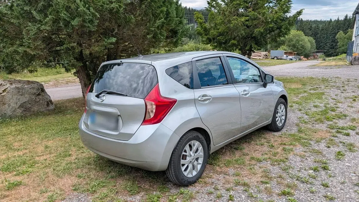 Gebraucht Nissan Note Acenta+ 80 PS (58 kW) 2016 Silber Kleinwagen
