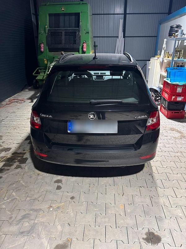 Gebraucht Skoda Fabia 95 PS (69 kW) 2019 Schwarz Kombi