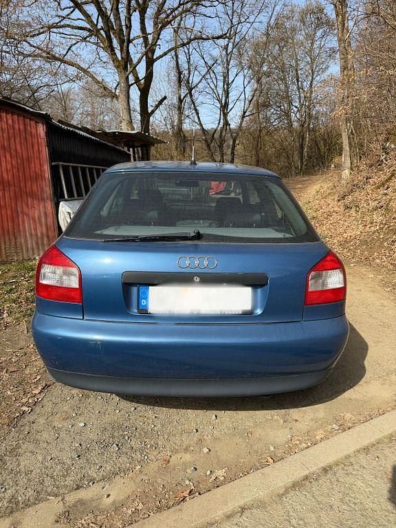 Gebraucht Audi A3 Ambiente 101 PS (74 kW) 2001 Blau Kleinwagen