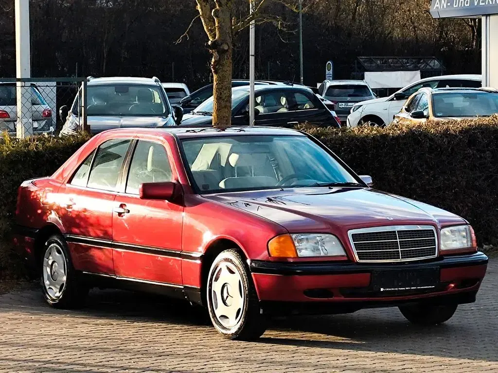 Gebraucht Mercedes C180 Elegance 122 PS (89 kW) 1994 Rot Limousine