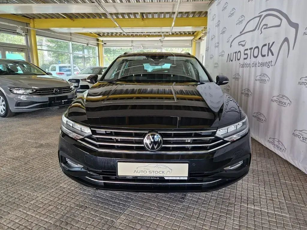 Gebraucht VW Passat Business 150 PS (110 kW) 2022 Schwarz Kombi