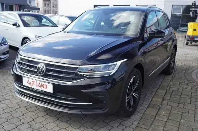 Gebraucht VW Tiguan United 150 PS (110 kW) 2021 Schwarz SUV