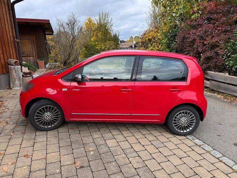 Second-hand VW up! Edition 75 CP (55 kW) 2014 Roșu Hatchback