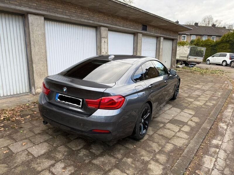 Grau Gebraucht 2018 BMW 418 Gran Coupé Sport Line Coupé | 21.900 € - Bild 1/4