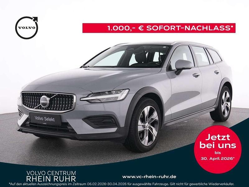 Gebraucht Volvo V60 CC Plus 197 PS (144 kW) 2023 Vapour grey / metallic Kombi