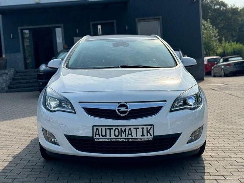 Gebraucht Opel Astra Innovation 140 PS (102 kW) 2012 Weiß Kombi