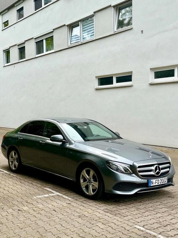 Gebraucht 2016 Mercedes E200 Limousine | 23.500 € (Teuer) - Bild 1/4