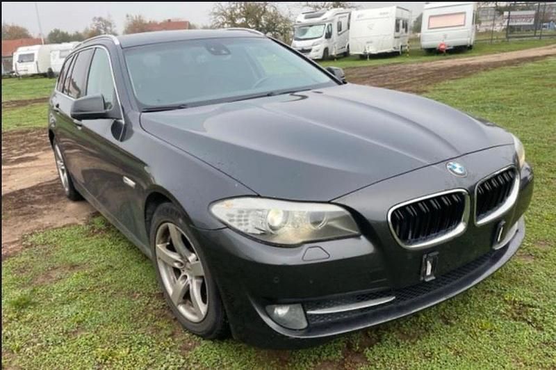 Gebraucht BMW 520 184 PS (135 kW) 2011 Grau Kombi