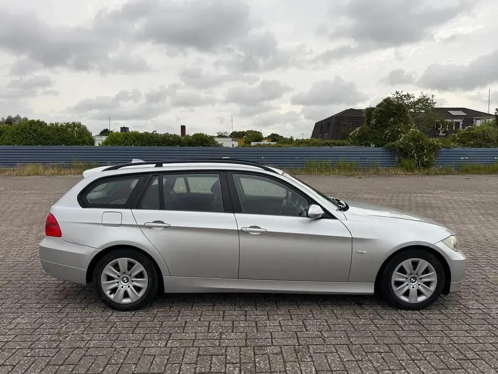 Gebraucht BMW 318 143 PS (105 kW) 2008 Silber Kombi