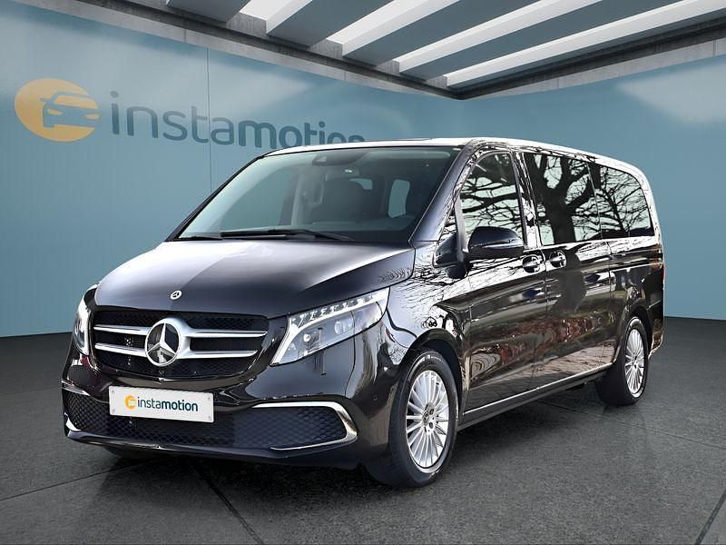 Schwarz Gebraucht 2023 Mercedes V300 Van / Kleinbus | 62.349 € (Fairer Preis) - Bild 1/4