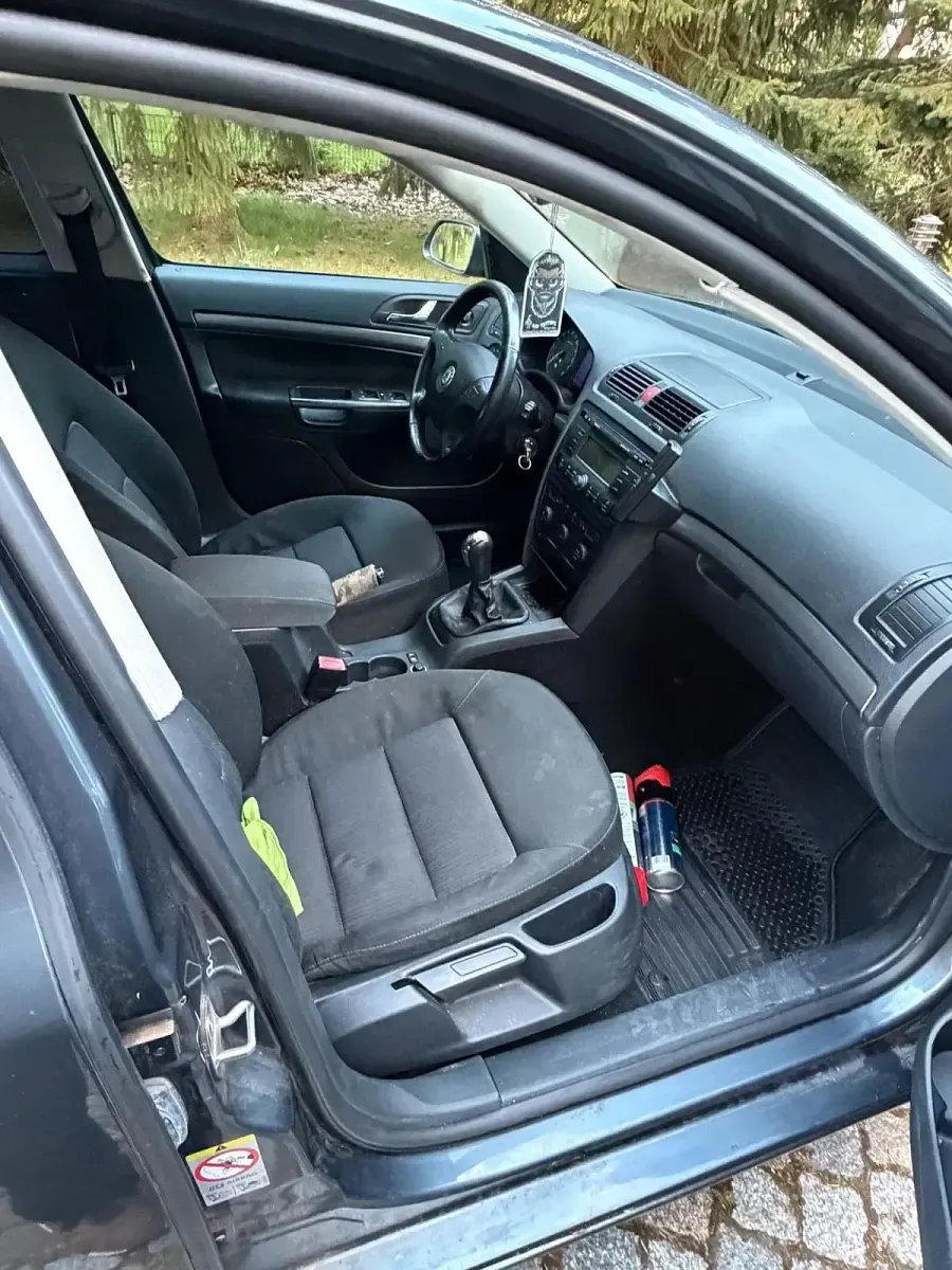 Używany Skoda Octavia 105 KM (77 kW) 2007 Szary Kombi