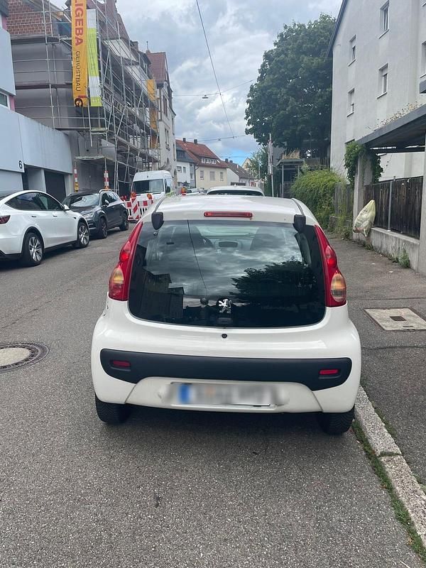 Gebraucht Peugeot 107 68 PS (50 kW) 2007 Weiß Kleinwagen