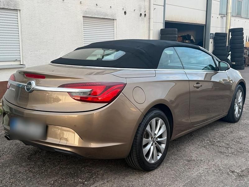 Second-hand Opel Cascada 140 CP (102 kW) 2013 Auriu Cabrio