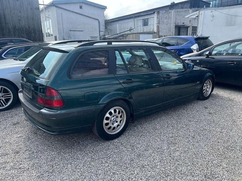 Gebraucht BMW 320 136 PS (100 kW) 2000 Grün Kombi