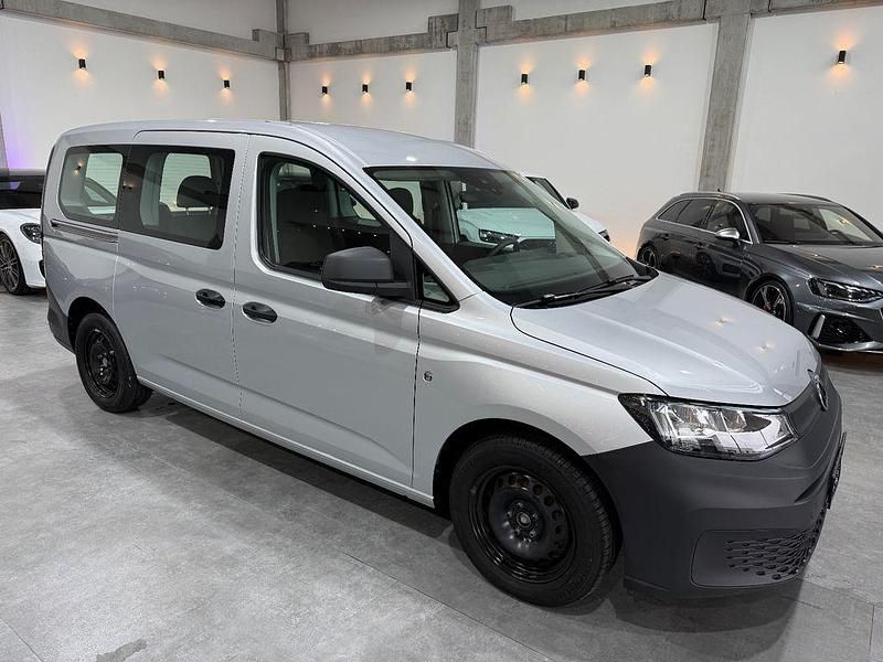 Gebraucht VW Caddy Maxi 102 PS (75 kW) 2023 Silber Van / Kleinbus