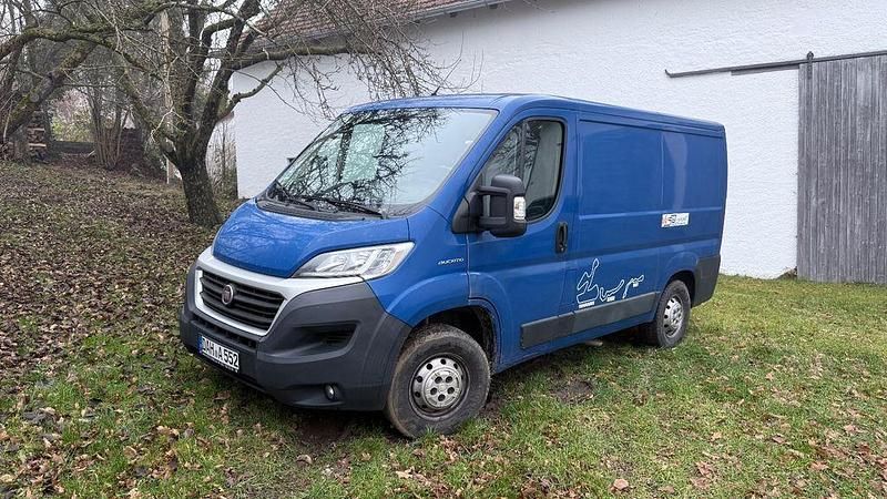 Blau Gebraucht 2018 Fiat Ducato Van | 8.750 € (Guter Preis) - Bild 1/4