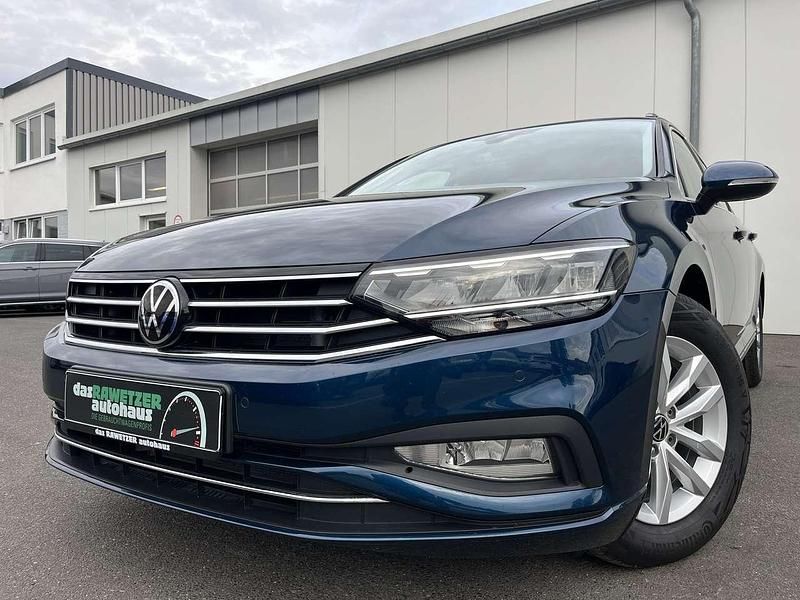 Aquamarinblau Gebraucht 2021 VW Passat Business Kombi | 27.460 € (Fairer Preis) - Bild 1/4