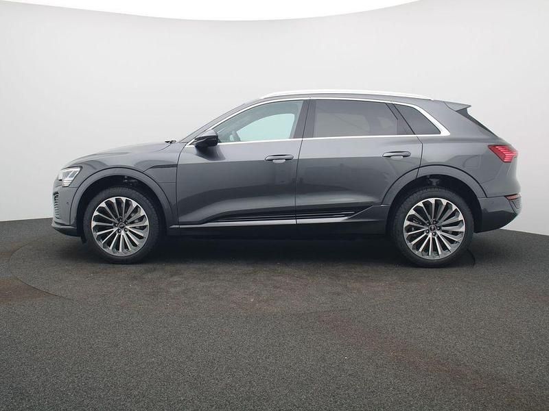 Second-hand Audi Q8 e-tron S-Line 300 kW (408 CP) 2024 Gri SUV