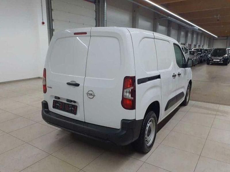 Gebraucht Opel Combo 102 PS (75 kW) 2024 Kaolin weiß Van