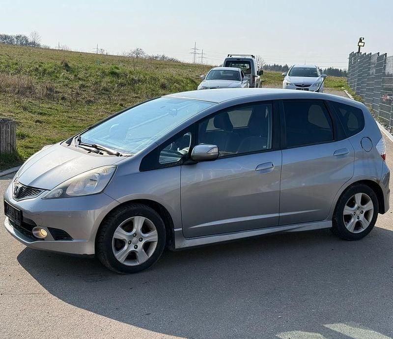 Gebraucht Honda Jazz 99 PS (72 kW) 2011 Grau Kleinwagen