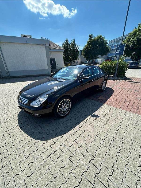 Schwarz Gebraucht 2006 Mercedes CLS320 Limousine | 12.690 € (Teuer) - Bild 1/4