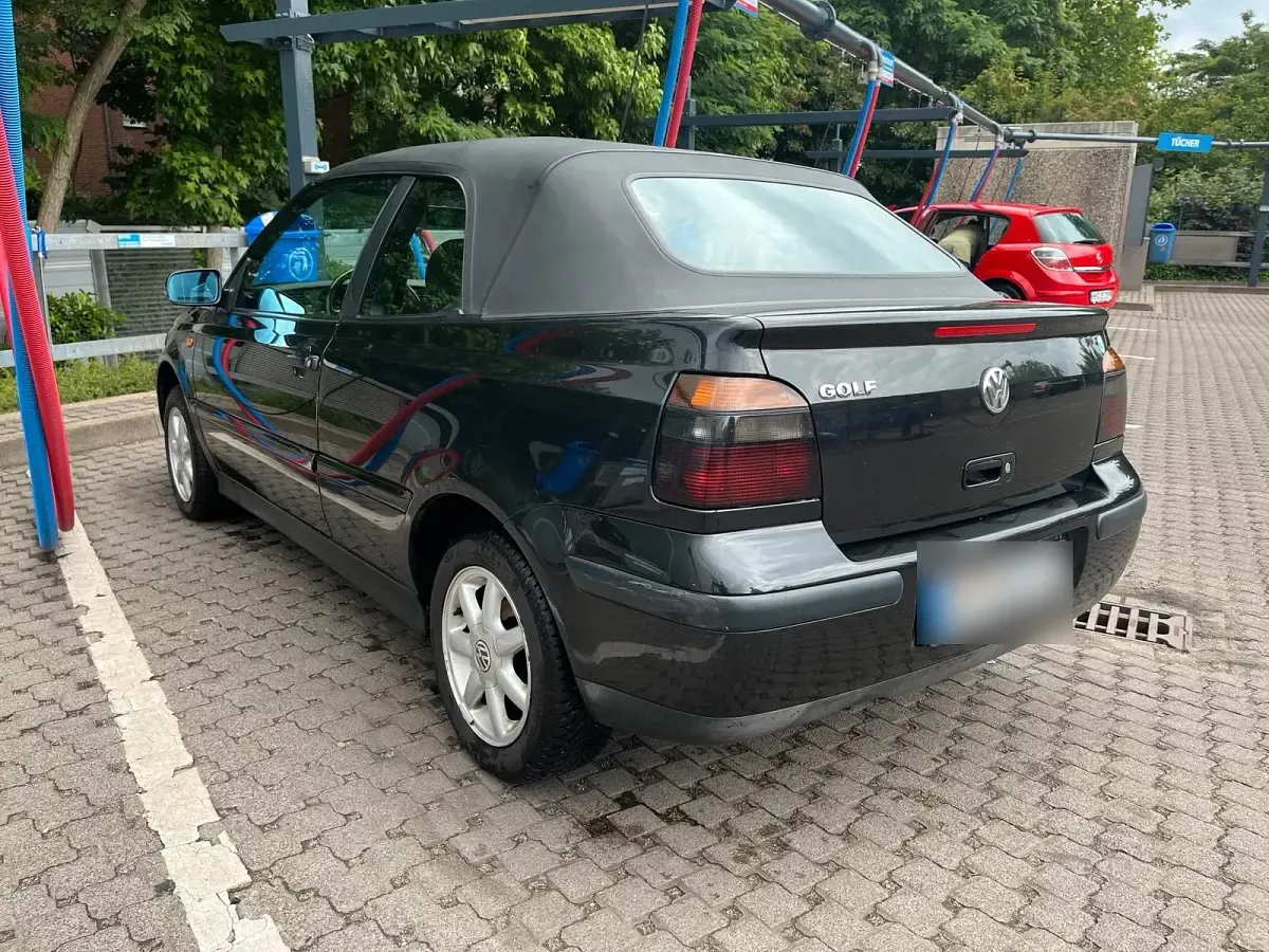 Gebraucht VW Golf 75 PS (55 kW) 1999 Schwarz Cabrio