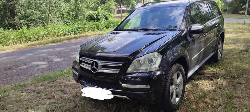 Schwarz Gebraucht 2010 Mercedes GL350 SUV | 15.000 € (Fairer Preis) - Bild 1/4