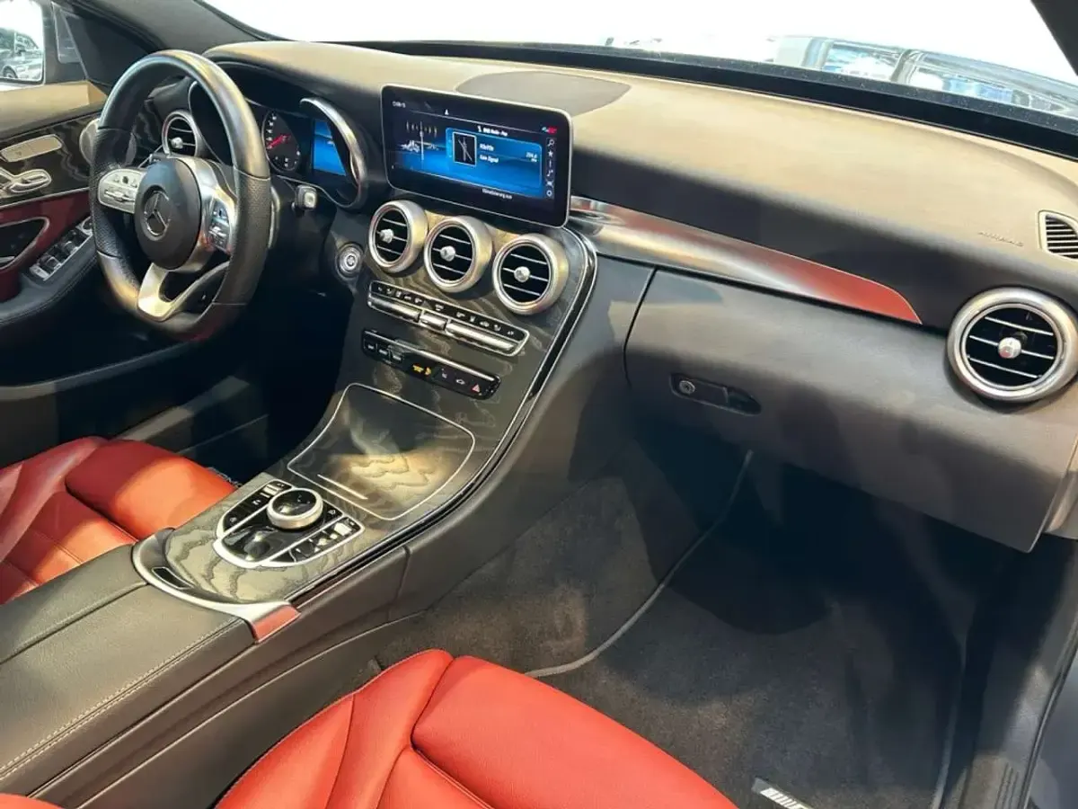 Gebraucht Mercedes C300 AMG 245 PS (180 kW) 2021 Metalliclack selenitgrau Kombi