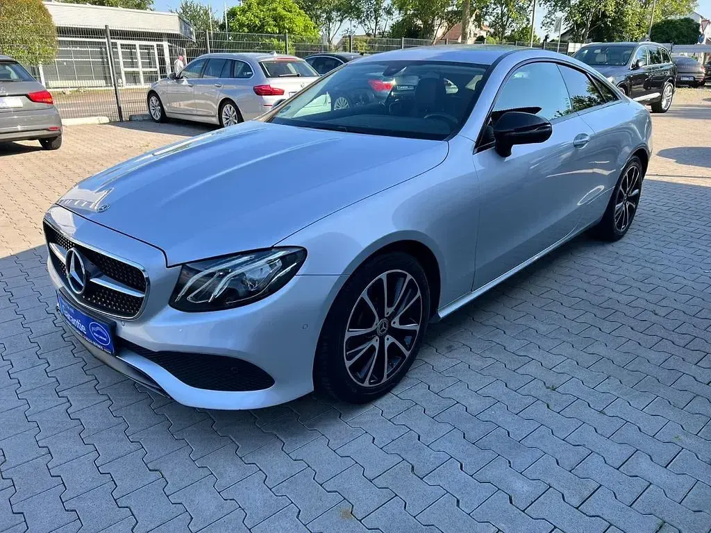 Gebraucht Mercedes E220 Avantgarde 194 PS (142 kW) 2018 Silber Coupé