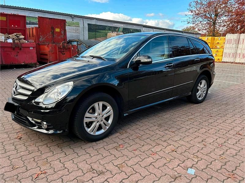 Gebraucht Mercedes R320 224 PS (164 kW) 2009 Schwarz Van / Kleinbus