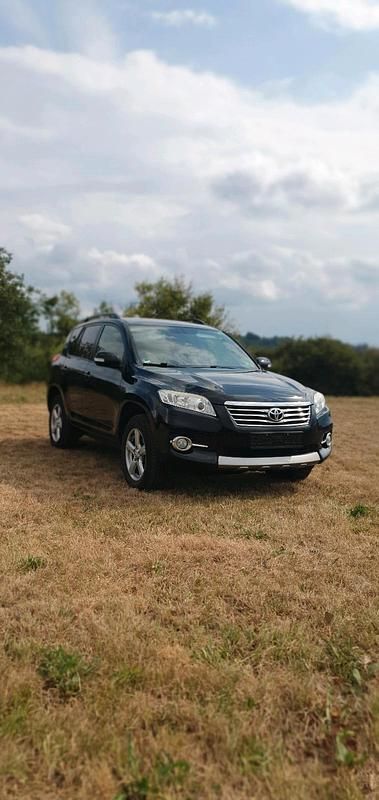Schwarz Gebraucht 2012 Toyota RAV4 SUV | 12.000 € (Fairer Preis) - Bild 1/4