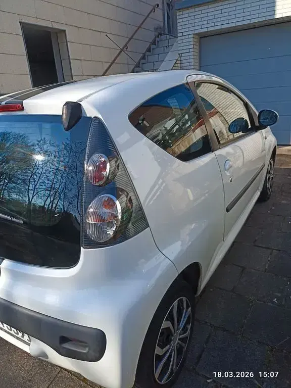 Gebraucht Peugeot 107 Filou 68 PS (50 kW) 2009 Weiß Kleinwagen