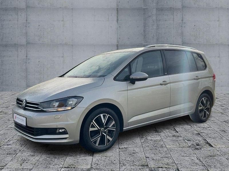 Gebraucht VW Touran Move 150 PS (110 kW) 2024 Ivory silver metallic Van / Kleinbus