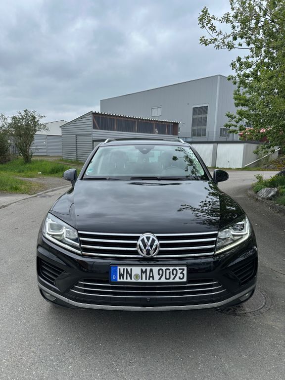 Schwarz Gebraucht 2015 VW Touareg SUV | 22.900 € (Etwas zu teuer) - Bild 1/4