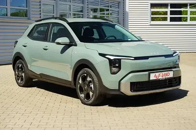 Neu Kia Stonic 101 PS (74 kW) 2025 Grün SUV