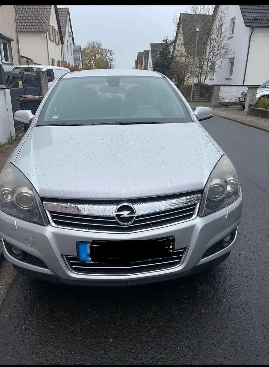 Brugt Opel Astra 90 HK (66 kW) 2008 Grå Sedan