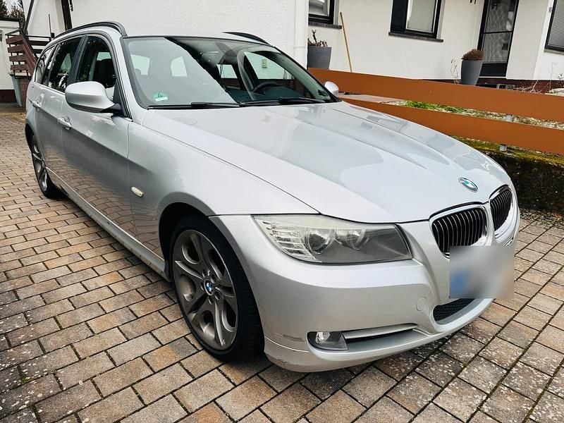 Gebraucht BMW 320 Sport Line 184 PS (135 kW) 2012 Silber Kombi